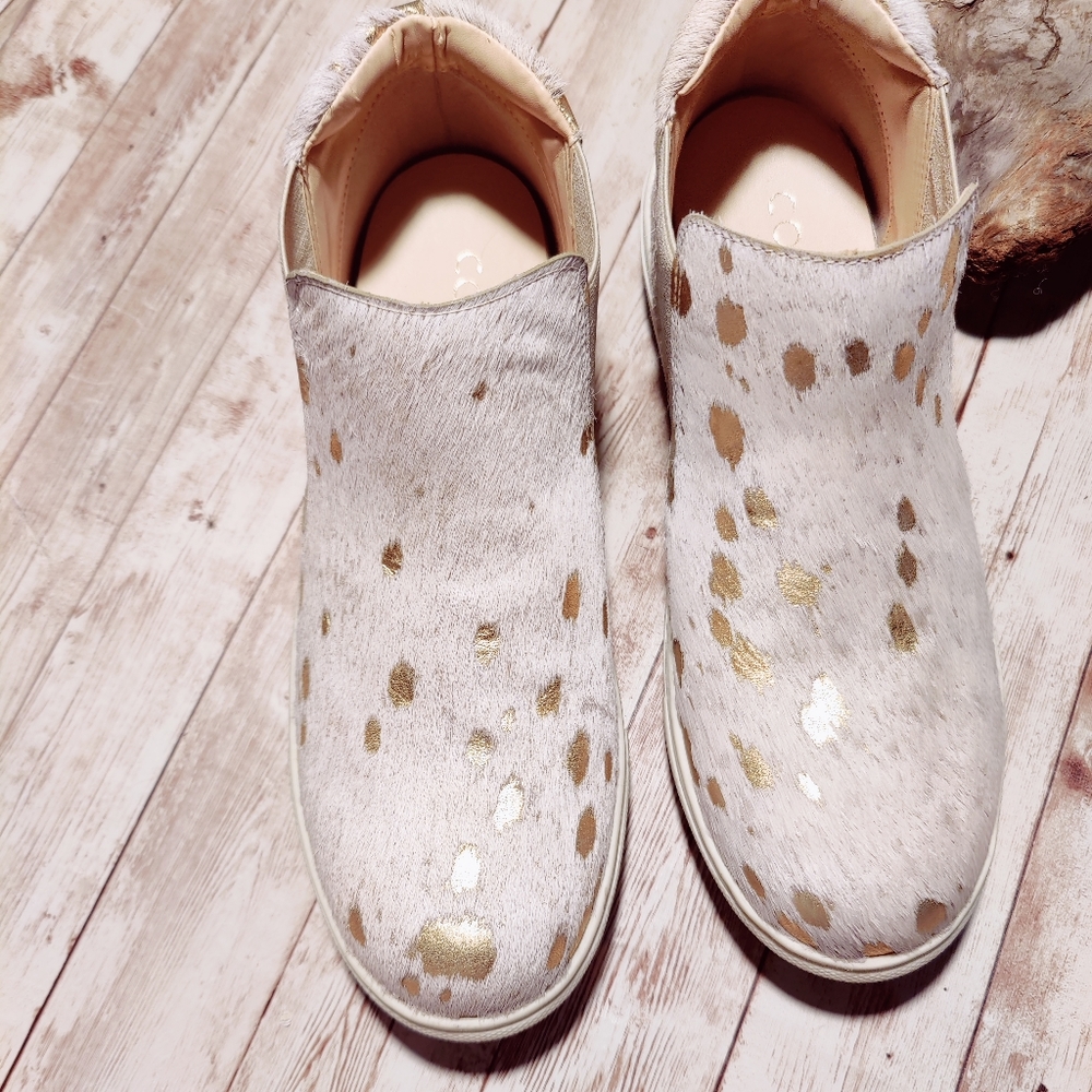 Coconuts by Matisse Gold and Cream Ankle Booties